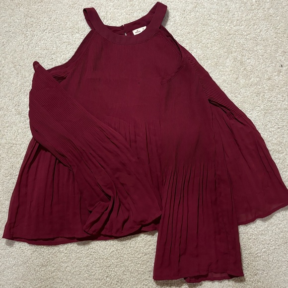 Off the shoulder pleated tops - Picture 4 of 5